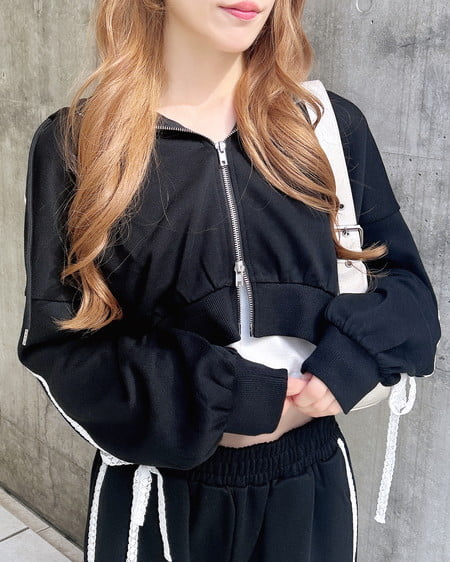 INGNI(イング) 袖レースリボンショートスウェットジップパーカー(セットアップ対応) クロ/オフホワイト