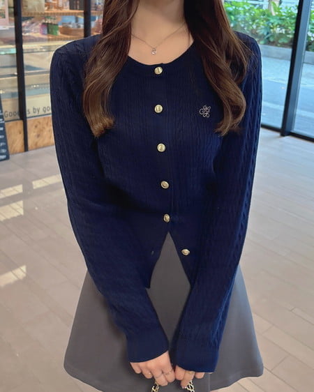 INGNI(イング) 胸刺繍金ボタンケーブルニットカーディガン コン