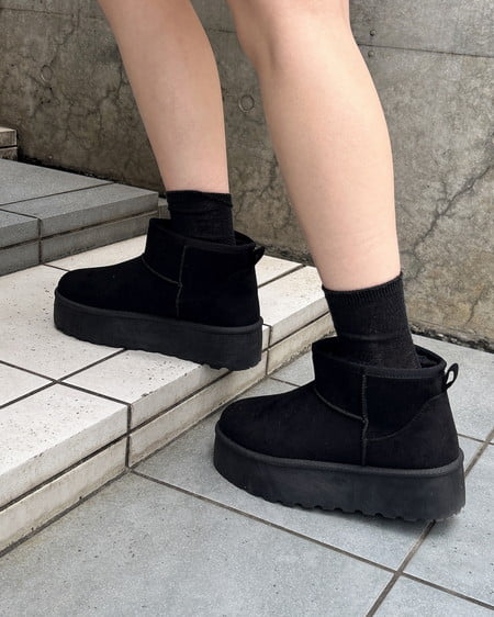 INGNI(イング) 厚底フェイクムートンブーツ クロ