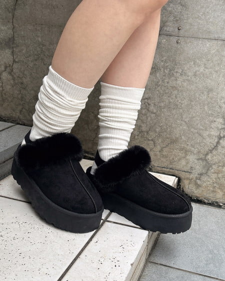 INGNI(イング) 厚底フェイクムートンサンダル クロ