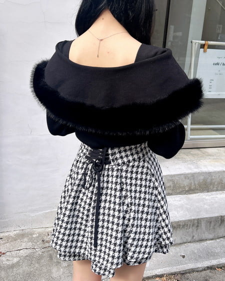 INGNI(イング) フェイクファー付ケープオフショルニット クロ