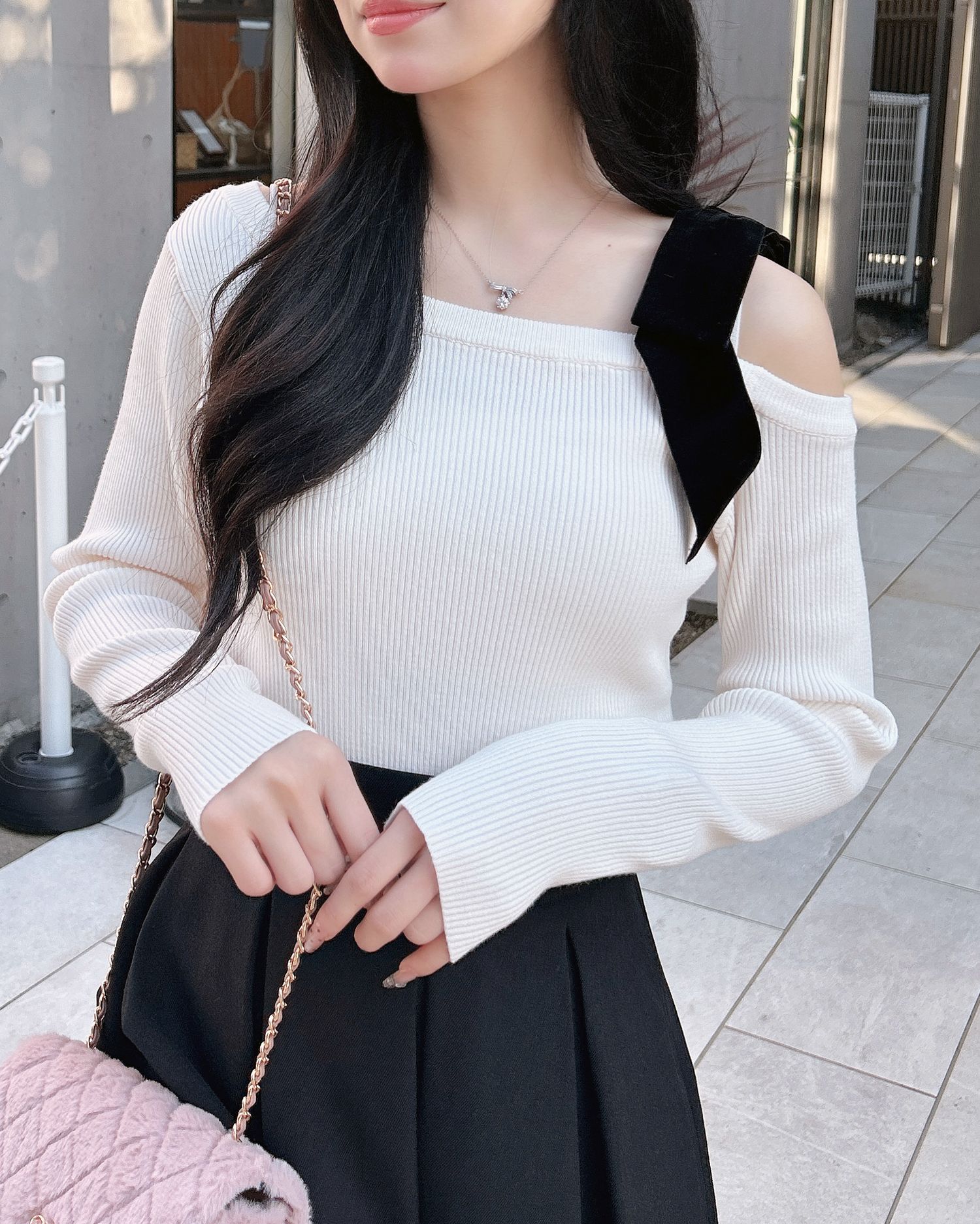 リブワンショルベロアリボンニット