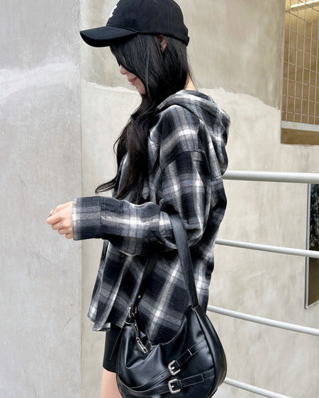 INGNI（イング） フードビッグチェック柄シャツ ｸﾛ/ﾁｪｯｸ