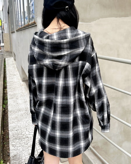 INGNI（イング） フードビッグチェック柄シャツ ｸﾛ/ﾁｪｯｸ