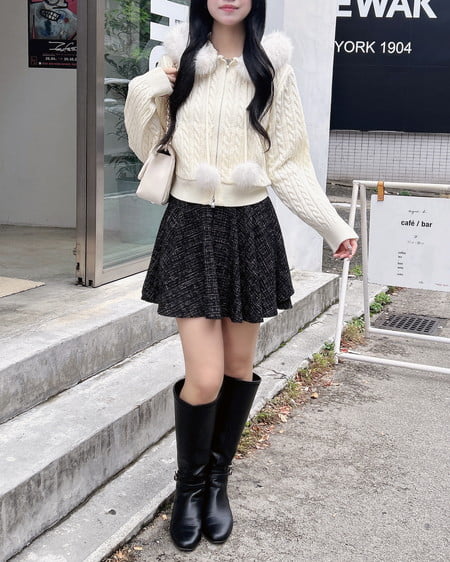 INGNI(イング) ポンポン付フェイクファーケーブルニットパーカー アイボリー