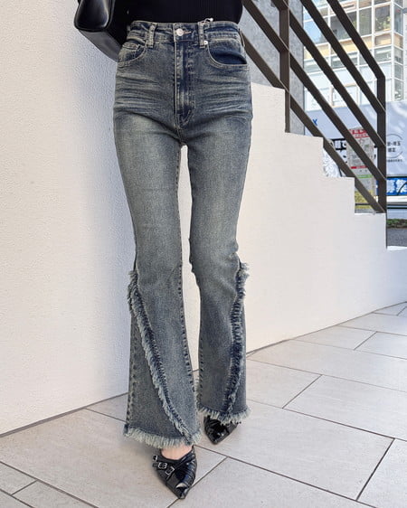 INGNI（イング） フリンジフレアデニムパンツ ﾃﾞﾆﾑ/ﾌﾞﾙｰ