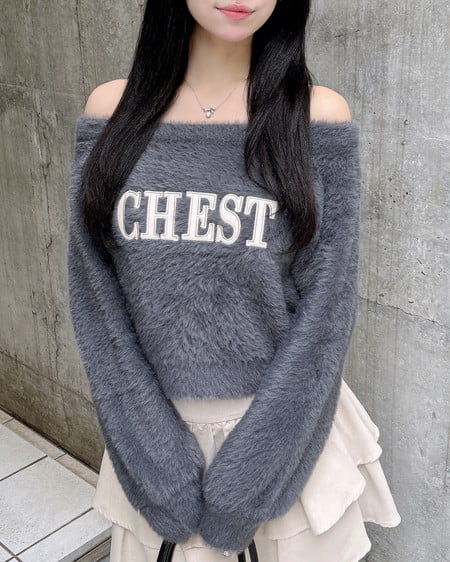 オフショルレザーロゴ貼付シャギーニット