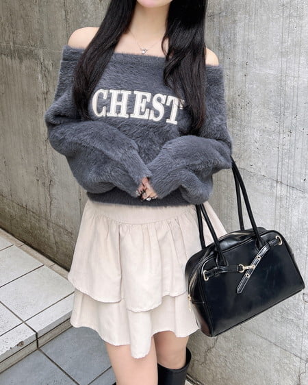 INGNI(イング) オフショルレザーロゴ貼付シャギーニット チャコールグレー/オフホワイト