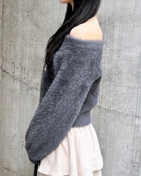 INGNI(イング) オフショルレザーロゴ貼付シャギーニット チャコールグレー/オフホワイト