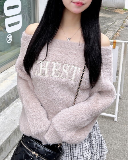 INGNI（イング） オフショルレザーロゴ貼付シャギーニット ﾋﾟﾝｸﾍﾞｰｼﾞｭ/ｵﾌﾎﾜｲﾄ