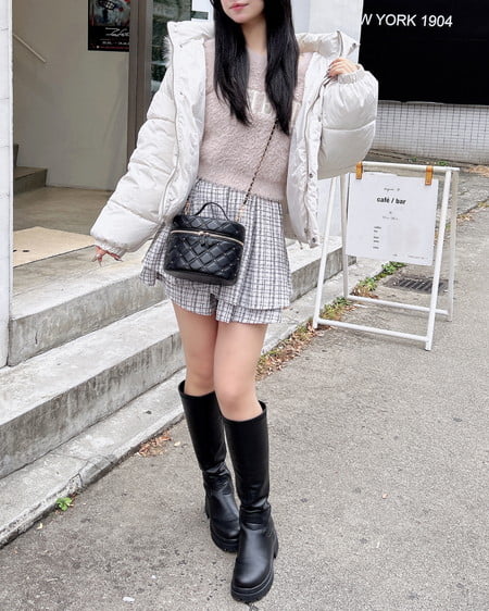 INGNI（イング） オフショルレザーロゴ貼付シャギーニット ﾋﾟﾝｸﾍﾞｰｼﾞｭ/ｵﾌﾎﾜｲﾄ