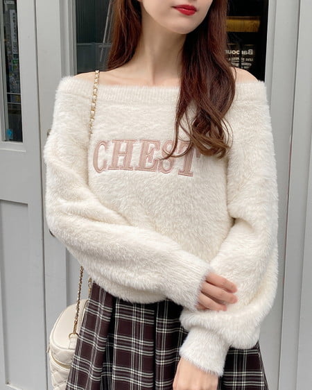 INGNI(イング) オフショルレザーロゴ貼付シャギーニット オフホワイト/ベージュ