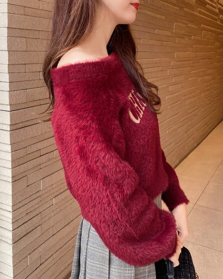 INGNI（イング） オフショルレザーロゴ貼付シャギーニット ﾎﾞﾙﾄﾞｰ/ｵﾌﾎﾜｲﾄ