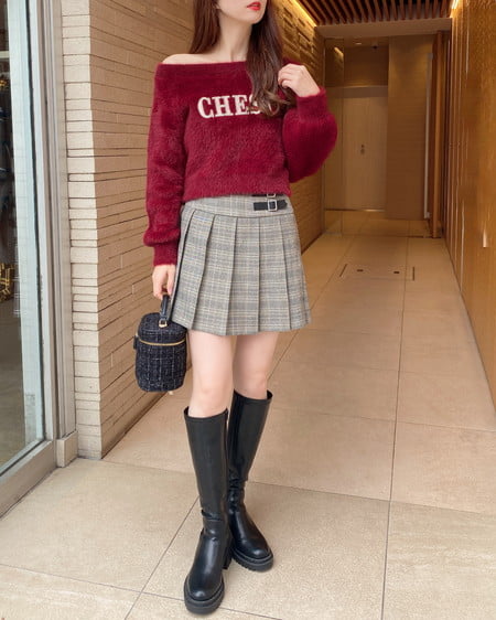 INGNI（イング） オフショルレザーロゴ貼付シャギーニット ﾎﾞﾙﾄﾞｰ/ｵﾌﾎﾜｲﾄ