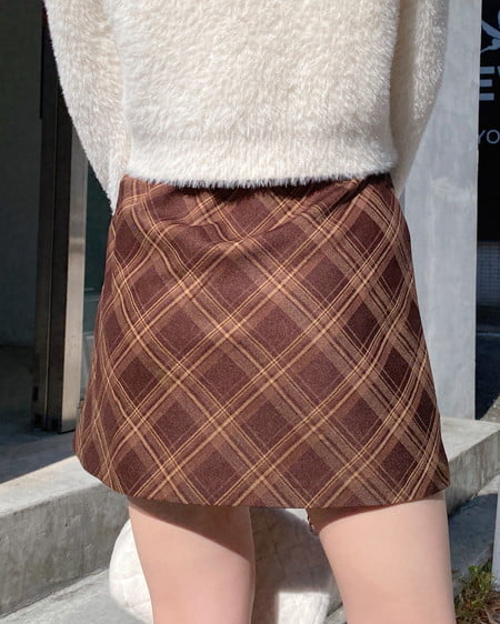 INGNI（イング） ビット付チェック柄タイトミニスカパン ﾌﾞﾗｳﾝ/ﾁｪｯｸ