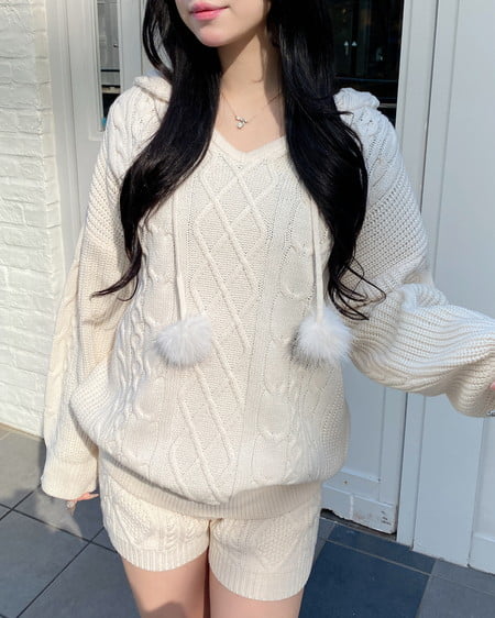 INGNI（イング） ポンポン付ケーブルチュニックニットパーカー ｱｲﾎﾞﾘｰ