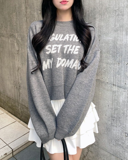 INGNI（イング） ショート丈3段ロゴニット ﾁｬｺｰﾙｸﾞﾚｰ/ｵﾌﾎﾜｲﾄ