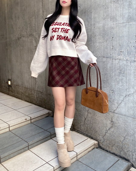 INGNI（イング） ショート丈3段ロゴニット ｵﾌﾎﾜｲﾄ/ﾎﾞﾙﾄﾞｰ