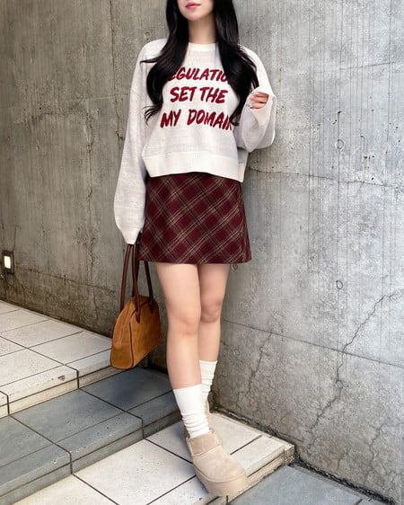 INGNI（イング） ショート丈3段ロゴニット ｵﾌﾎﾜｲﾄ/ﾎﾞﾙﾄﾞｰ