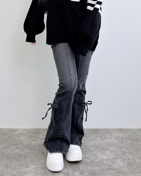 【S～Mサイズ】サイドレースアップ＆センターシームフレアデニムパンツ