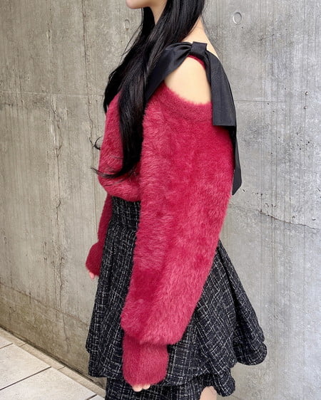 INGNI（イング） 肩リボンワンショルフェザーニット ﾎﾞﾙﾄﾞｰ/ｸﾛ