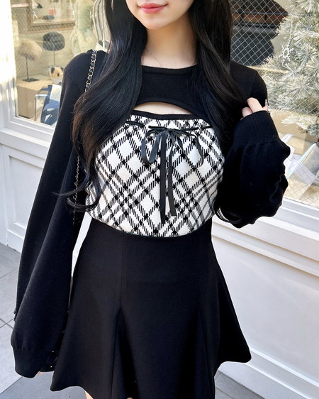 チェック柄デコルテオープンニット