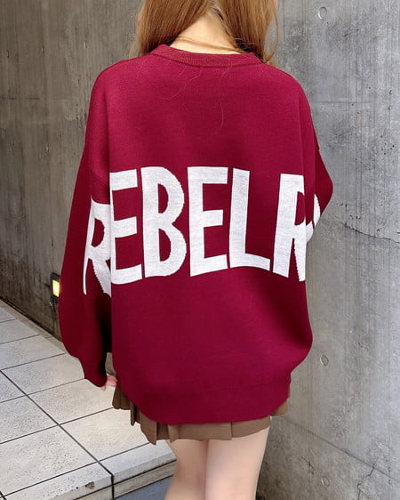 INGNI（イング） バックビッグロゴチュニックニット ﾎﾞﾙﾄﾞｰ/ｵﾌﾎﾜｲﾄ