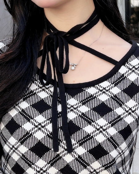 INGNI（イング） クロスチョーカーチェック柄長袖ニット ｸﾛ/ｵﾌﾎﾜｲﾄ