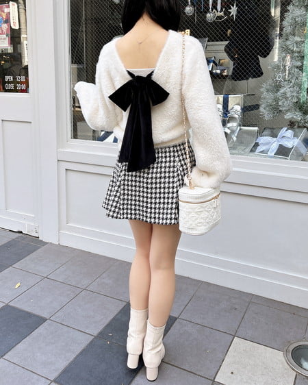 INGNI（イング） バックベロアリボンフェザーニット ｵﾌﾎﾜｲﾄ/ｸﾛ