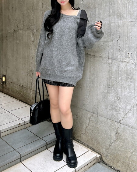 INGNI（イング） 肩リボンワンショルシャギーチュニックニット ﾁｬｺｰﾙｸﾞﾚｰ/ｸﾛ