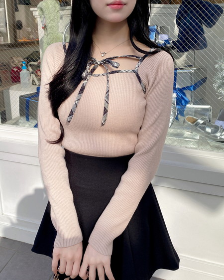 INGNI（イング） チェック柄配色デコルテリボンニット ﾍﾞｰｼﾞｭ/ｸﾛﾁｪｯｸ