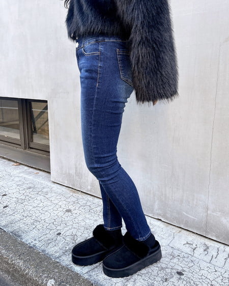 INGNI(イング) 厚底フェイクムートンサンダル クロ