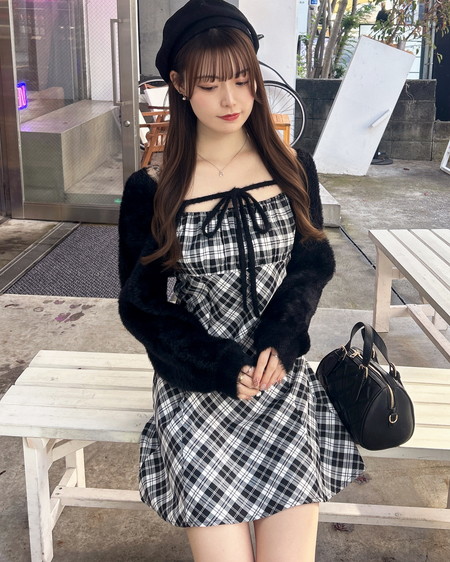 【12／9までの限定価格】【WEB限定】フェザーボレロニット＋チェック柄ミニキャミワンピースセット