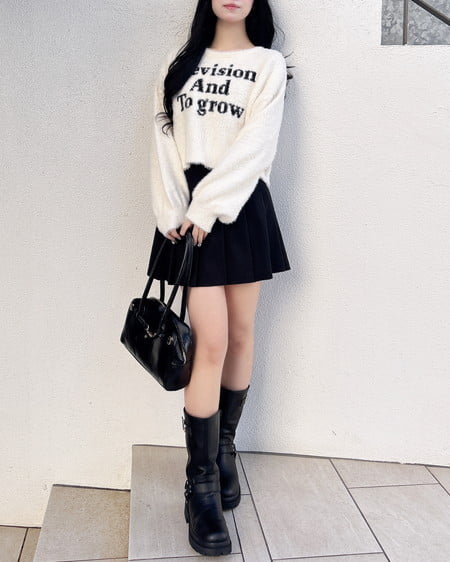 INGNI（イング） ショート丈フェザー3段ロゴニット ｵﾌﾎﾜｲﾄ/ｸﾛ