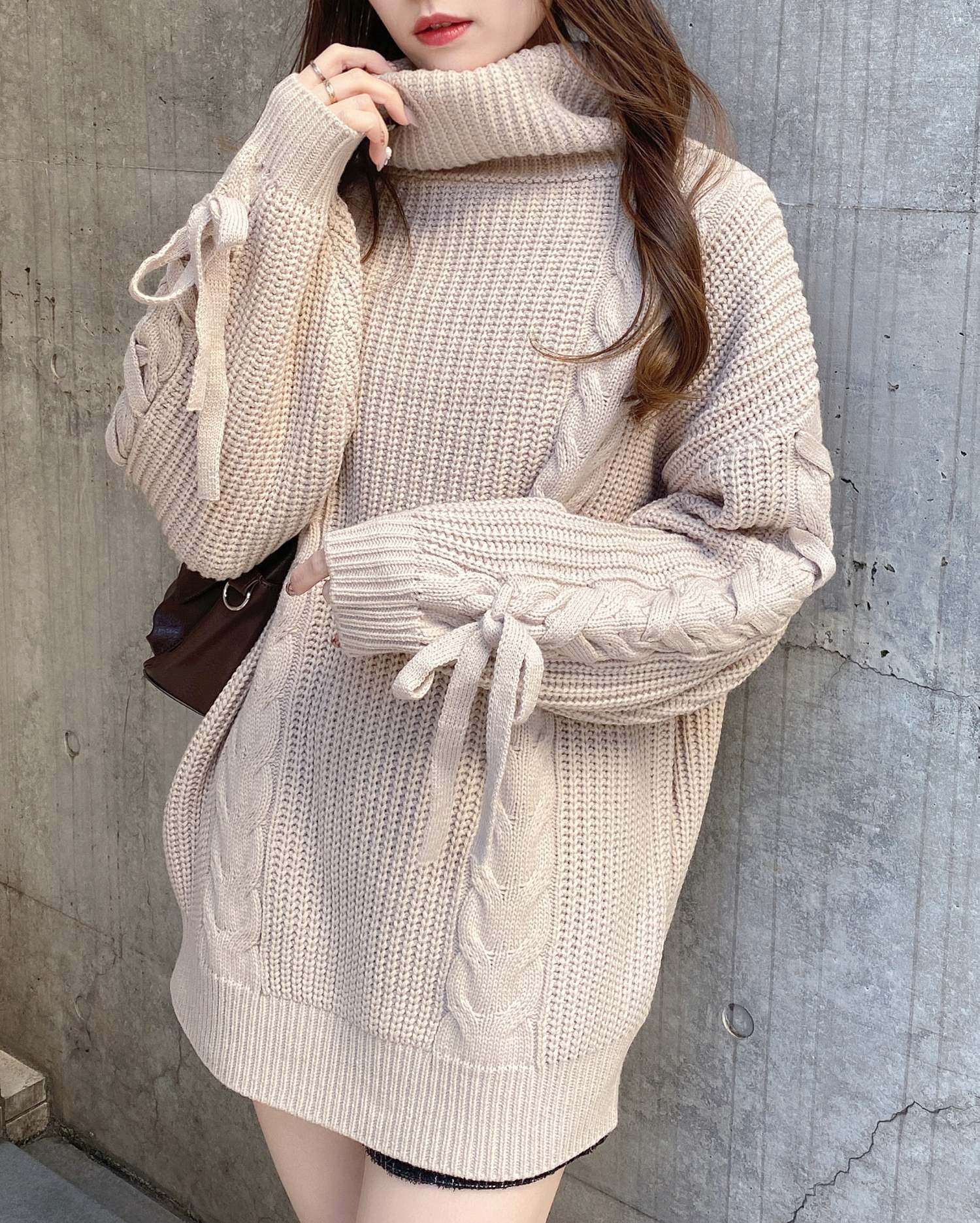 タートルネックルーズチュニックニット