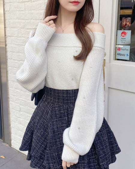 INGNI（イング） もちもちラメパールビジュー付オフショルニット ｵﾌﾎﾜｲﾄ