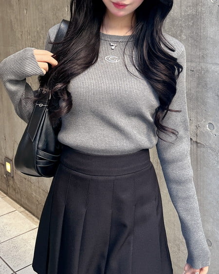 INGNI（イング） メタルプリントリブニット ﾁｬｺｰﾙｸﾞﾚｰ