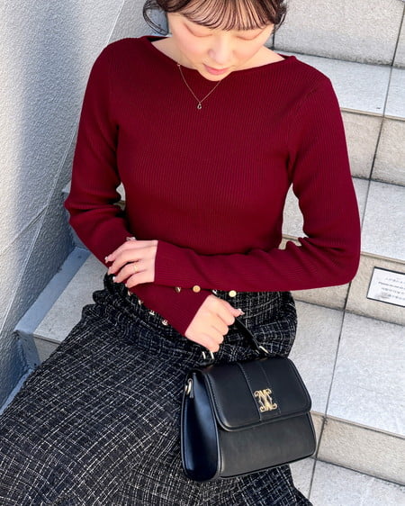 INGNI（イング） ボートネック袖金ボタンニット ﾎﾞﾙﾄﾞｰ