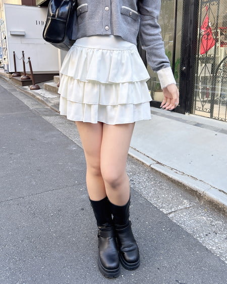 INGNI（イング） フリルミニスカパン ｵﾌﾎﾜｲﾄ