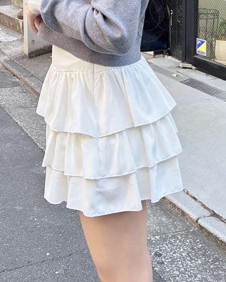 INGNI（イング） フリルミニスカパン ｵﾌﾎﾜｲﾄ