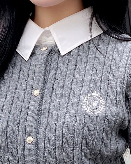 INGNI(イング) シャツレイヤード風ケーブルニット グレー/オフホワイト