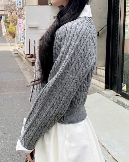 INGNI(イング) シャツレイヤード風ケーブルニット グレー/オフホワイト