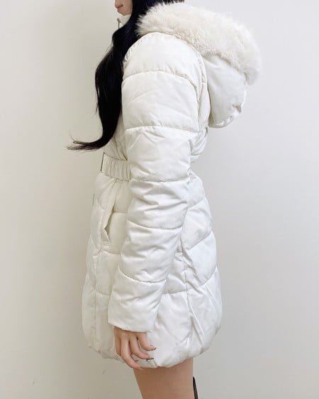 INGNI（イング） ファーフード付ウエストベルトエコダウンコート ｵﾌﾎﾜｲﾄ