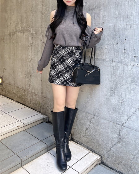 INGNI（イング） 肩開きラメフェザーニット ﾁｬｺｰﾙｸﾞﾚｰ