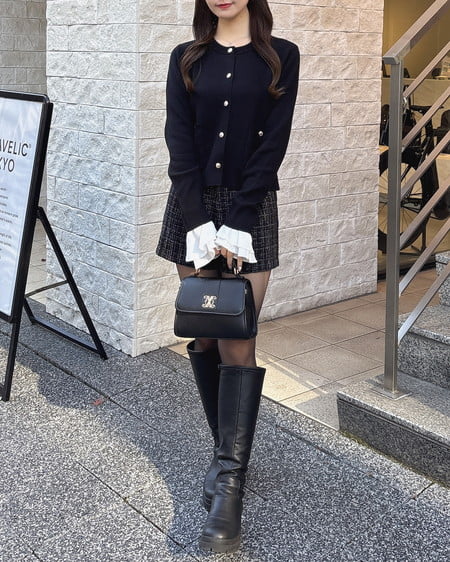 INGNI（イング） 金ボタンスポンディッシュニットカーディガン ｸﾛ