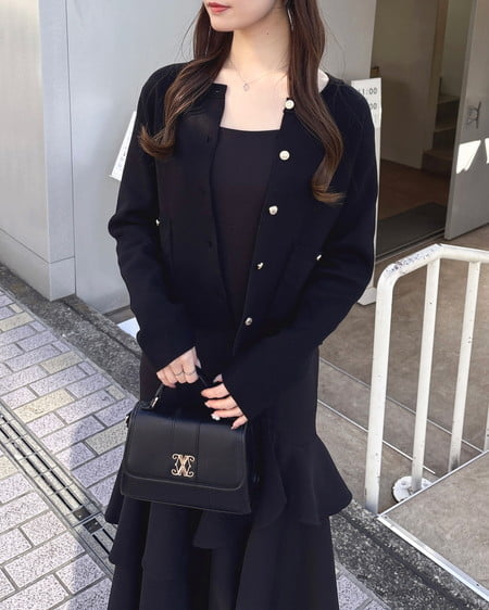 INGNI（イング） 金ボタンスポンディッシュニットカーディガン ｸﾛ