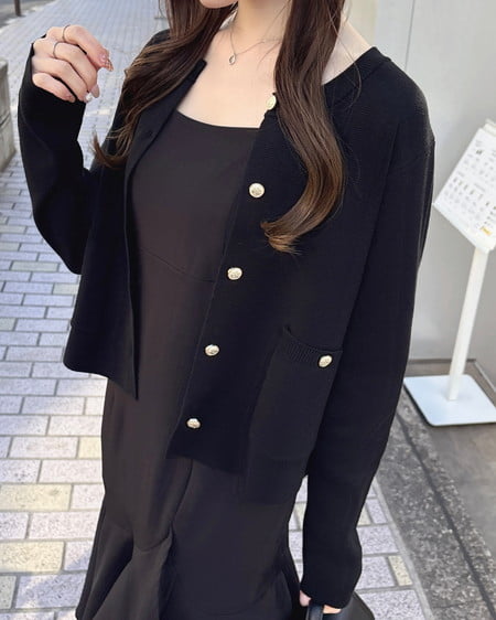 INGNI（イング） 金ボタンスポンディッシュニットカーディガン ｸﾛ