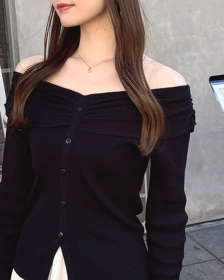 INGNI（イング） フロントボタンオフショルニット ｸﾛ