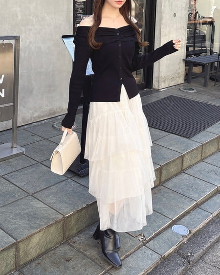 INGNI（イング） フロントボタンオフショルニット ｸﾛ