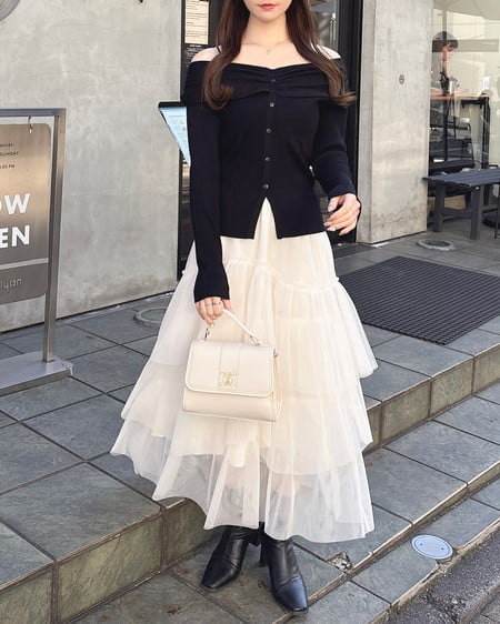 INGNI（イング） フロントボタンオフショルニット ｸﾛ